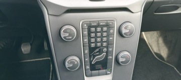 Volvo V40 II Hatchback 1.6 D2 115KM 2015 Volvo V40 1,6Hdi 115KM Skóra Navi Parktronik, zdjęcie 13