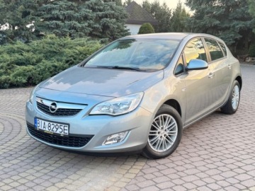 Opel Astra J Hatchback 5d 1.4 Twinport ECOTEC 100KM 2011 Opel Astra 1.4 100KM Klima 1-reka Tablet Carplay Gotowy do jazdy PL