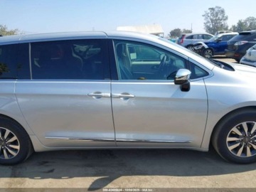 Chrysler Pacifica II 2023 Chrysler Pacifica Hybrid Limited 2023 3.6l 3.6 Hybryda 260KM, zdjęcie 6