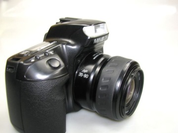 MINOLTA DYNAX 300si - корпус