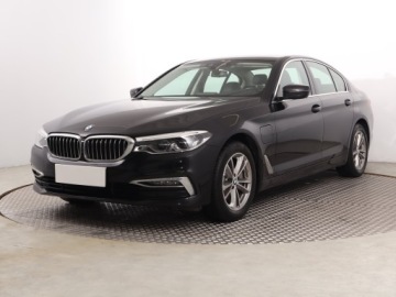 BMW Seria 5 G30-G31 Limuzyna 530e iPerformance 252KM 2019 BMW 5 530e iPerformance, Salon Polska, Serwis ASO, zdjęcie 1