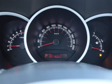 Kia Venga Mikrovan 1.6 DOHC CVVT 125KM 2013 Kia Venga 1.6 CVVT, Automat, Skóra, Navi, Klima, zdjęcie 10