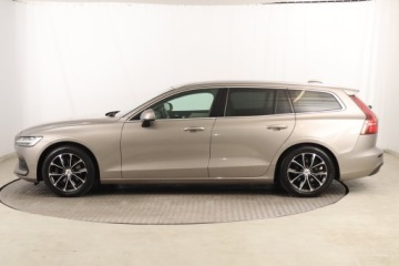 Volvo V60 I Kombi Facelifting 2.0 D3 DRIVE-E 150KM 2018 Volvo V60 D3 2.0, Skóra, Navi, Klima, Klimatronic, zdjęcie 2