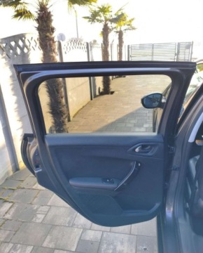 Peugeot 2008 I SUV Facelifting 1.2 PureTech 110KM 2019 Peugeot 2008 Peugeot 2008 PureTech 110 StopampStart EAT6 GT-Line Edition, zdjęcie 18