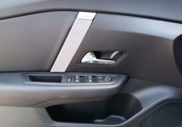 Citroen 2023 Citroen C4 EV156 54kWh Shine Elektryczny 156KM, zdjęcie 9