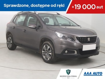 Peugeot 2008 I SUV Facelifting 1.2 PureTech 82KM 2017 Peugeot 2008 1.2 PureTech, Salon Polska