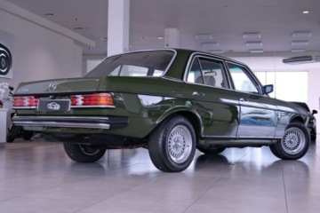 Mercedes W123 Sedan 2.4 D 72KM 1982 Mercedes-Benz W123 2.4 Diesel 72KM, zdjęcie 13