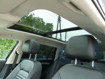 Volkswagen Passat B8 Variant 2.0 TDI BlueMotion SCR 150KM 2018 Volkswagen Passat NAWIGACJA PLHIGHLINE DSG-7PANORAMAASYSTENT PARKOWANIASKO, zdjęcie 12