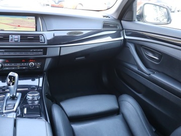 BMW Seria 5 F10-F11 Touring Facelifting 525d 218KM 2016 BMW 5 525d xDrive, 214 KM, 4X4, Automat, Skóra, zdjęcie 7