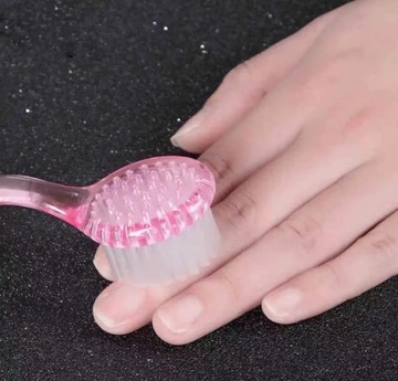 Щетка для ногтей Prima Derma от пыли.