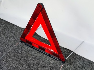 ПРЕДУПРЕЖДАЮЩИЙ ТРЕУГОЛЬНИК AUDI 8D9860251B ORG