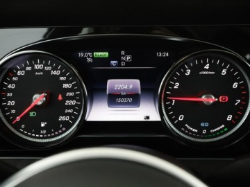 Mercedes Klasa E W213 2019 Mercedes E 200 mHEV 4x4 automat full LED, zdjęcie 21