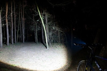 МОЩНАЯ СВЕТОДИОДНАЯ ВЕЛОСИПЕДНАЯ ЛАМПА XML-T6 CREE USB ZOOM