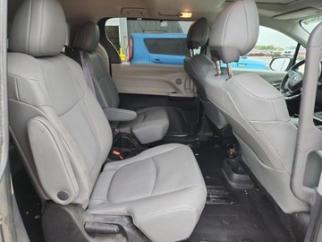 Toyota Sienna III 2022 Toyota Sienna XLE 2022 2.5l 2.5 Hybryda 245KM, zdjęcie 11