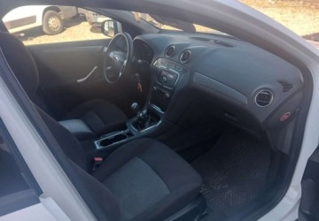 Ford Mondeo IV Kombi 2.0 Duratorq TDCi DPF 140KM 2014 Ford Mondeo SW Ford Mondeo SW 2.0 Diesel 140KM, zdjęcie 11