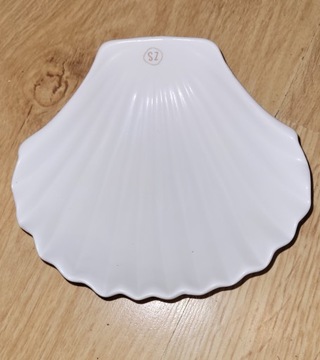 Talerzyk podstawka na biżuterie itp ceramika w kształcie muszli 14x13x4 cm