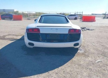 Audi R8 I Coupe 4.2 V8 FSI 420KM 2009 Audi R8 Coupe 2009, 4.2L, 4x4, od ubezpieczalni 4.2 Benzyna 420KM, zdjęcie 1