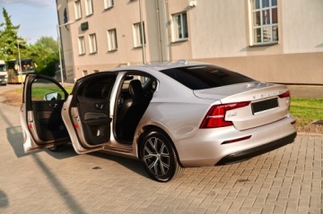 Volvo S60 III Sedan Facelifting 2.0 B4 197KM 2024 17tyś, PRZEBIEG_____4 SZTUKI W OFERCIE, zdjęcie 22