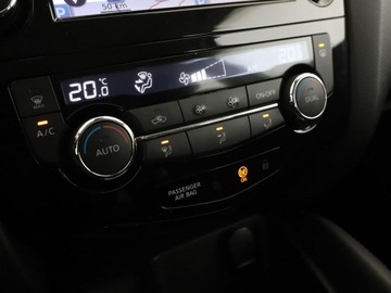 Nissan Qashqai II Crossover 1.2 DIG-T 115KM 2015 Nissan Qashqai navi klima auto kamera i czujniki, zdjęcie 25