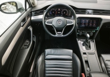 Volkswagen Passat B8 Limousine Facelifting 2.0 TDI 190KM 2020 Volkswagen Passat Elegance 4MOTION, Panorama, GPS, LED Matrix, Kamera, ACC, zdjęcie 4