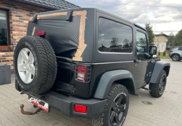 Jeep Wrangler III Unlimited Facelifting 2.8 DOHC I-4 Turbo CRD 200KM 2013 Jeep Wrangler 2.8 Diesel 200 KM 4XX4 Klimatyzacja Kabrio 2.8 Diesel 200KM, zdjęcie 3