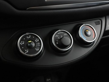 Toyota Yaris III Hatchback 5d Facelifting 2017 1.5 Dual VVT-iE 111KM 2017 Toyota Yaris automat grzane fotele kamera, zdjęcie 24