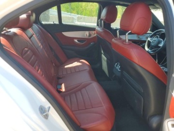 Mercedes Klasa C W205 2016 Mercedes-Benz Klasa C 2016 MERCEDES-BENZ C 300 4MATIC 2.0 Benzyna 245KM, zdjęcie 9