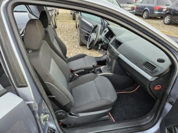 Opel Astra H Hatchback 5d 1.6 Twinport ECOTEC 105KM 2006 Opel Astra Opłacona Zdrowa Zadbana Serwisowana, zdjęcie 9