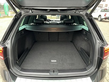 Volkswagen Passat B8 Variant Facelifting 2.0 TDI SCR 150KM 2023 Volkswagen Passat R-Line*DSG*Full Led*Panorama*, zdjęcie 28