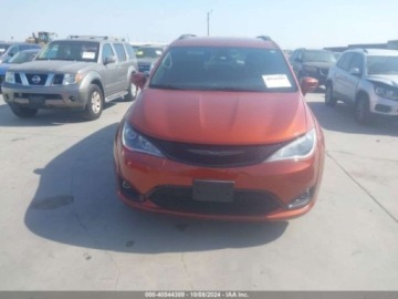 Chrysler Pacifica II 2018 Chrysler Pacifica Touring L, 2018r., 3.6L 3.6 Benzyna 287KM, zdjęcie 6