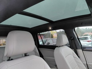 Volkswagen Tiguan II SUV Facelifting 2.0 TSI 190KM 2023 Volkswagen Tiguan R-Line Panorama Kamera Hands Free Navi El.fotele PDC Alu, zdjęcie 22