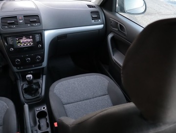 Skoda Yeti Outdoor 2.0 TDI (Euro 6) 110KM 2016 Skoda Yeti 2.0 TDI, Salon Polska, 4X4, Klima, zdjęcie 7