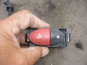 Renault Twingo II LIFT 2013 r. włącznik świateł awaryjnych
