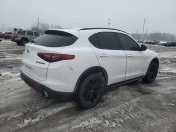 Alfa Romeo Stelvio 2021 Alfa Romeo Stelvio Sport, 2021r., 2.0L 2.0 Benzyna 280KM, zdjęcie 2