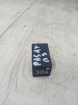 PASSAT B5 RELÉ 8D0919578