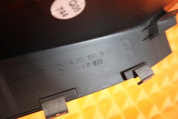 MERCEDES W204 КРЫШКА СТОЙКИ ЗАДНЯЯ ПРАВАЯ