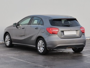 Mercedes Klasa A W176 Hatchback 5d 1.6 180 BlueEFFICIENCY 122KM 2014 Mercedes A A 180, Skóra, Navi, Klima, Parktronic, zdjęcie 3