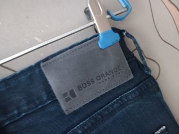 HUGO BOSS-SUPER SPODNIE 33/34 Z21