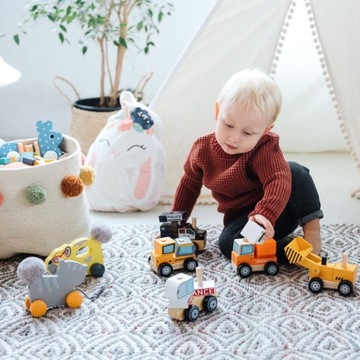 Деревянная машина скорой помощи CARETKA Trefl из блоков