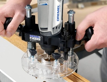 Набор из 7 фрез 660 DREMEL в деревянном футляре.