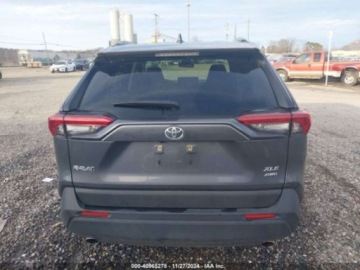 Toyota RAV4 V 2023 Toyota RAV4 xle premium, 2023r., 4x4, 2.5L 2.5 Benzyna 203KM, zdjęcie 7
