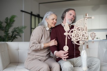 Механические часы с маятником Ugears Aero Clock своими руками