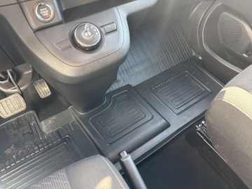 Toyota Proace II Furgon Medium 2.0 D-4D 177KM 2022 Toyota PROACE VERSO 2.0 D4-D Long Family 2.0 D4-D, zdjęcie 23