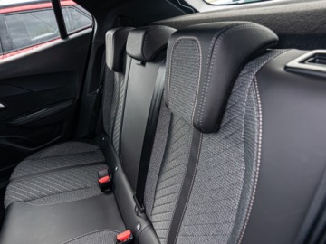 Peugeot 2008 II 2026 Allure 1.2 mHEV 110KM / Pakiet Vision, Advanced Grip Control, zdjęcie 11