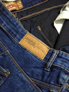 Damskie jeansy ze streczem haftem Janina 48 slim