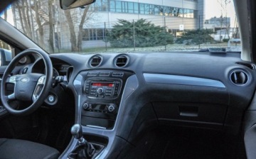 Ford Mondeo IV Kombi 2.0 Duratorq TDCi DPF 140KM 2011 Ford Mondeo SW 2,0TDCI Lift Salon PL Bezwypadkowy 2.0 Diesel 140KM, zdjęcie 9