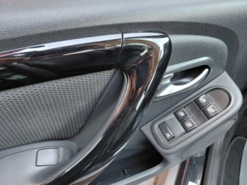 Dacia Duster I SUV Facelifting 1.6 SCe 114KM 2017 Dacia Duster Navi Klimatyzacja Komputer Tempomat Alu 1.6 Benzyna 114KM, zdjęcie 7