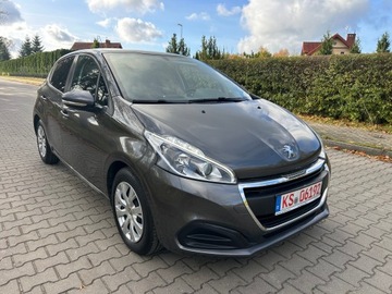 Peugeot 208 I Hatchback 5d Facelifting 1.2 PureTech 82KM 2018 Peugeot 208 1.2 Benzyna-Klimatronic