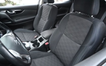 Nissan Qashqai II Crossover 1.2 DIG-T 115KM 2016 Nissan Qashqai 1.2 DIG-T N-Vision Xtronic Kamera 360 Nawigacja 1.2 Benzyna, zdjęcie 27