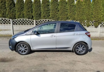 Toyota Yaris III Hatchback 5d Facelifting 2017 1.5 Dual VVT-iE 111KM 2019 Toyota Yaris Toyota Yaris 1.5 20th Anniversary CVT 1.5 Benzyna 111KM, zdjęcie 1